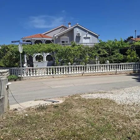 Apartamento Ive Sukošan